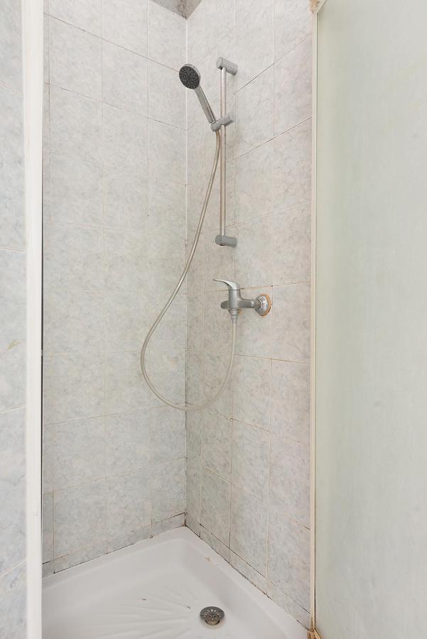 Cameleon Paris Guesthouse Pantin Buitenkant foto