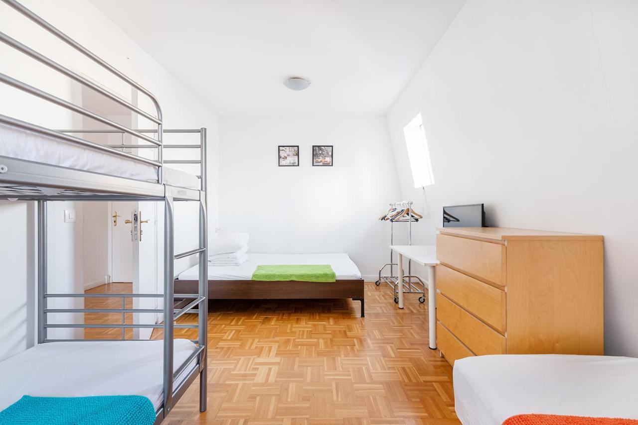 Cameleon Paris Guesthouse Pantin Buitenkant foto