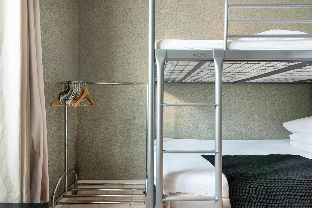 Cameleon Paris Guesthouse Pantin Buitenkant foto